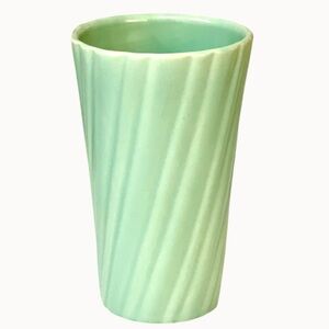 Vintage Mid Century Bauer Pottery Green Swirl Vase 8-1/4 inch Tall